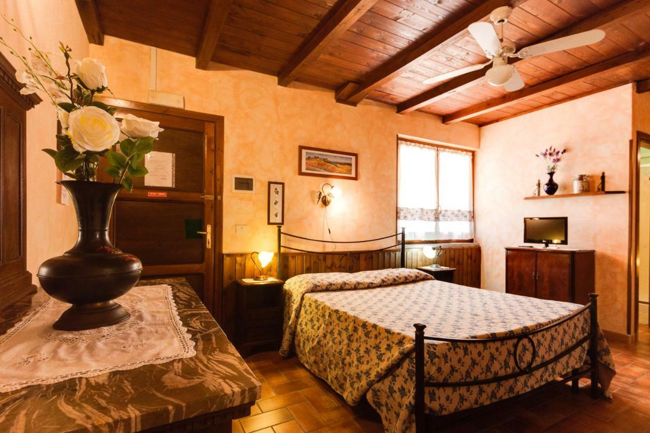 Agriturismo Casale Sasso Cerveteri Exterior foto